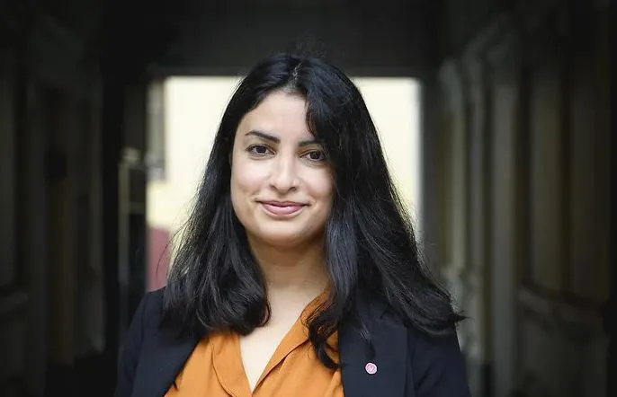 Nooshi Dadgostar Längd