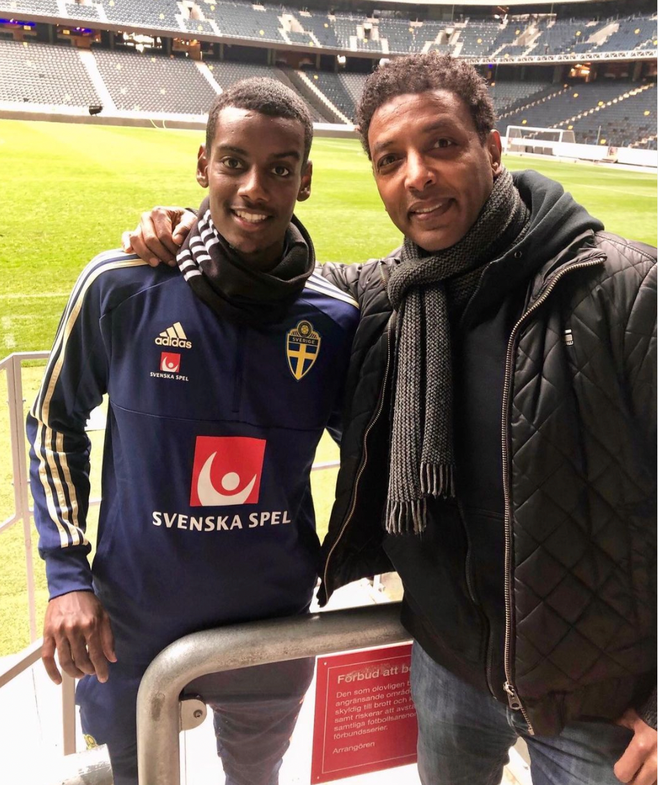 Alexander Isak Familj,